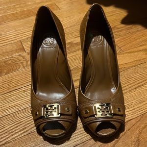 Tory Burch like new wedges